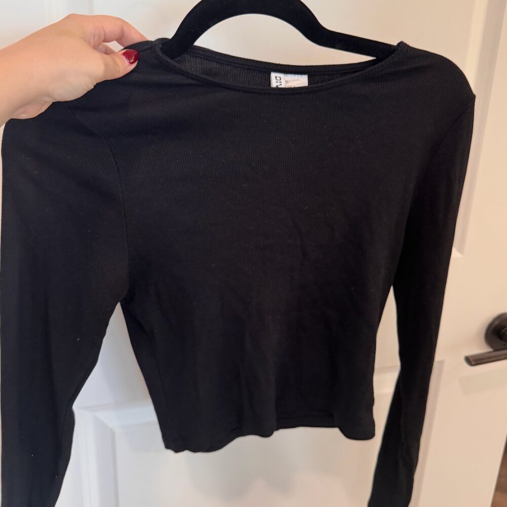 H&M Crop Black Long Sleeve Tee